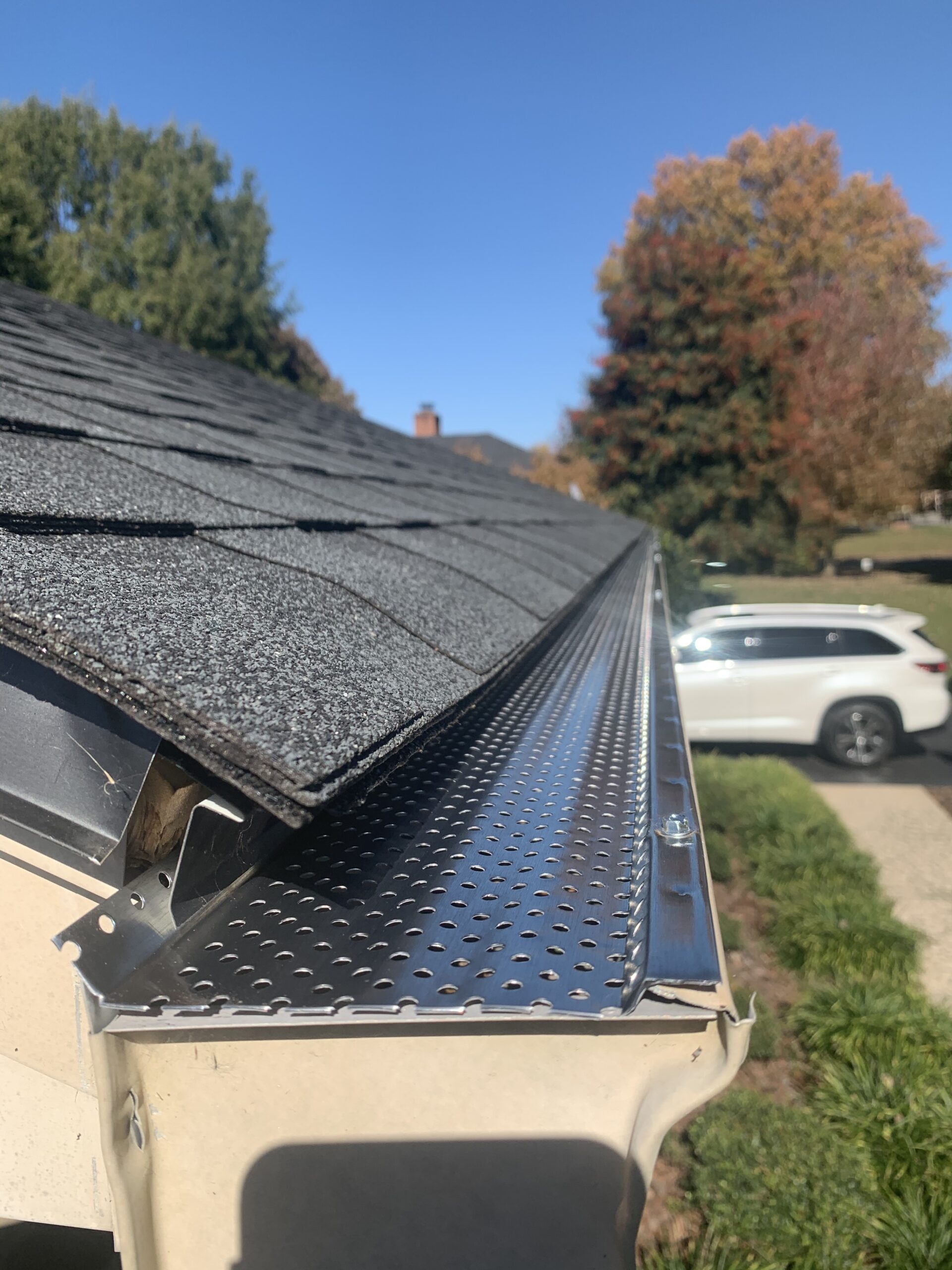 Exploring the Benefits of Seamless Commercial Gutters