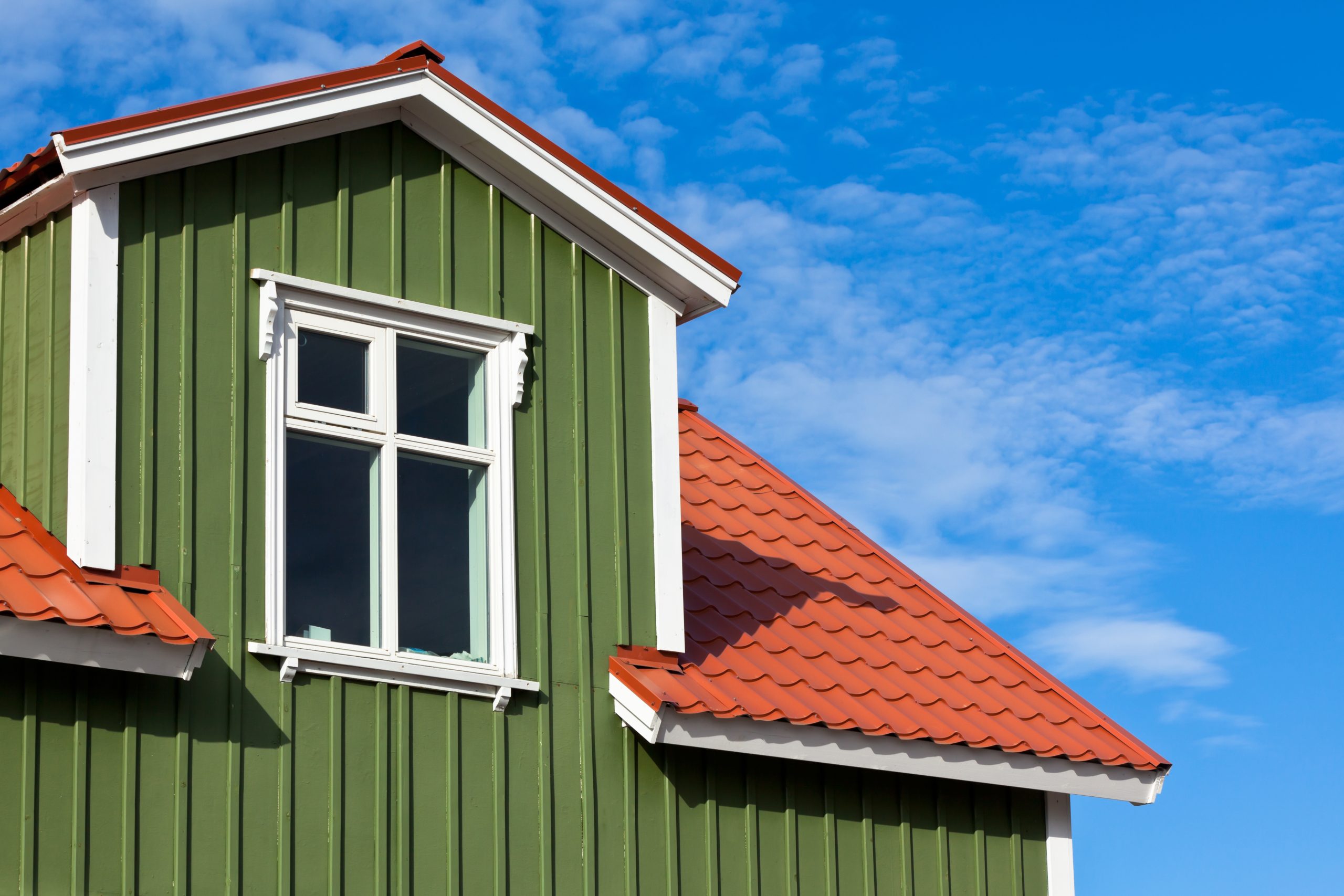 Vinyl Siding: Pros, Cons, and Installation Guide